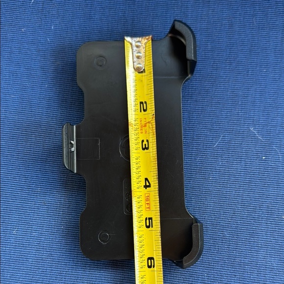 OtterBox Black Holster with Belt Clip for Phones - Picture 3 of 4
